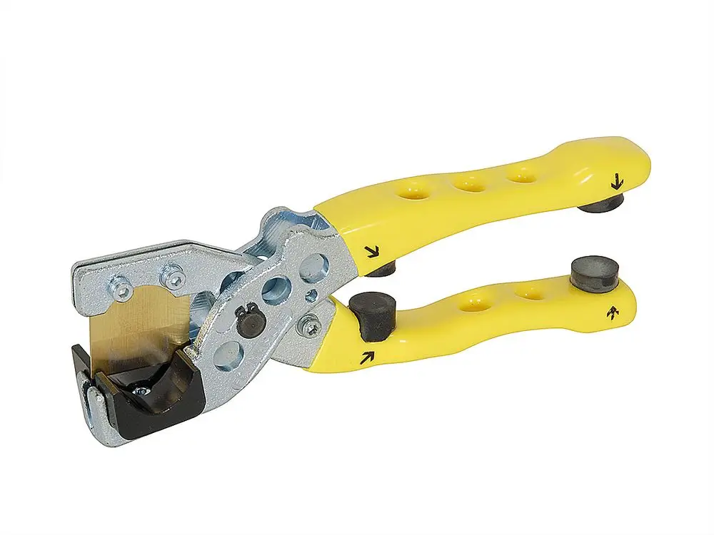 Rohrschneider mit gelben Griffen und Haltefunktion für präzises Schneiden von Rohren. Produkt von Fränkische, geeignet für verschiedene Rohrtypen.